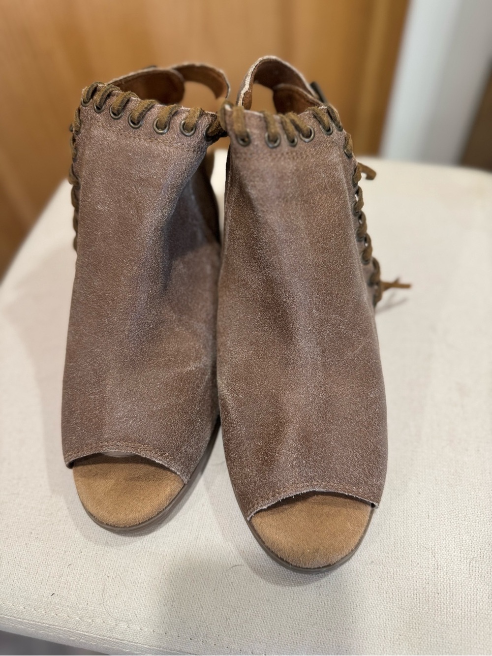 Minnetonka Brown Suede Open-Toe Lace-Up Heels